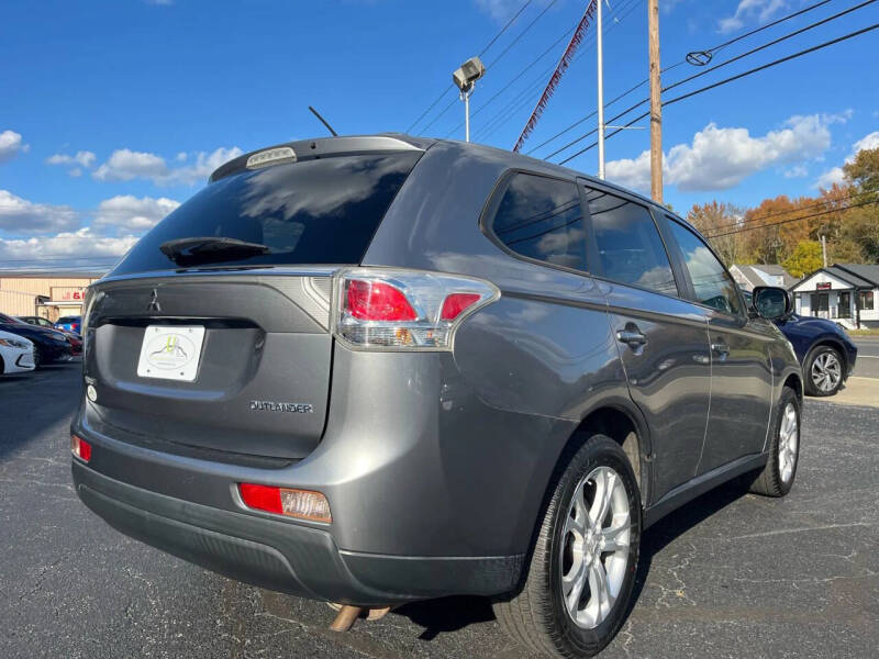 2014 Mitsubishi Outlander ES