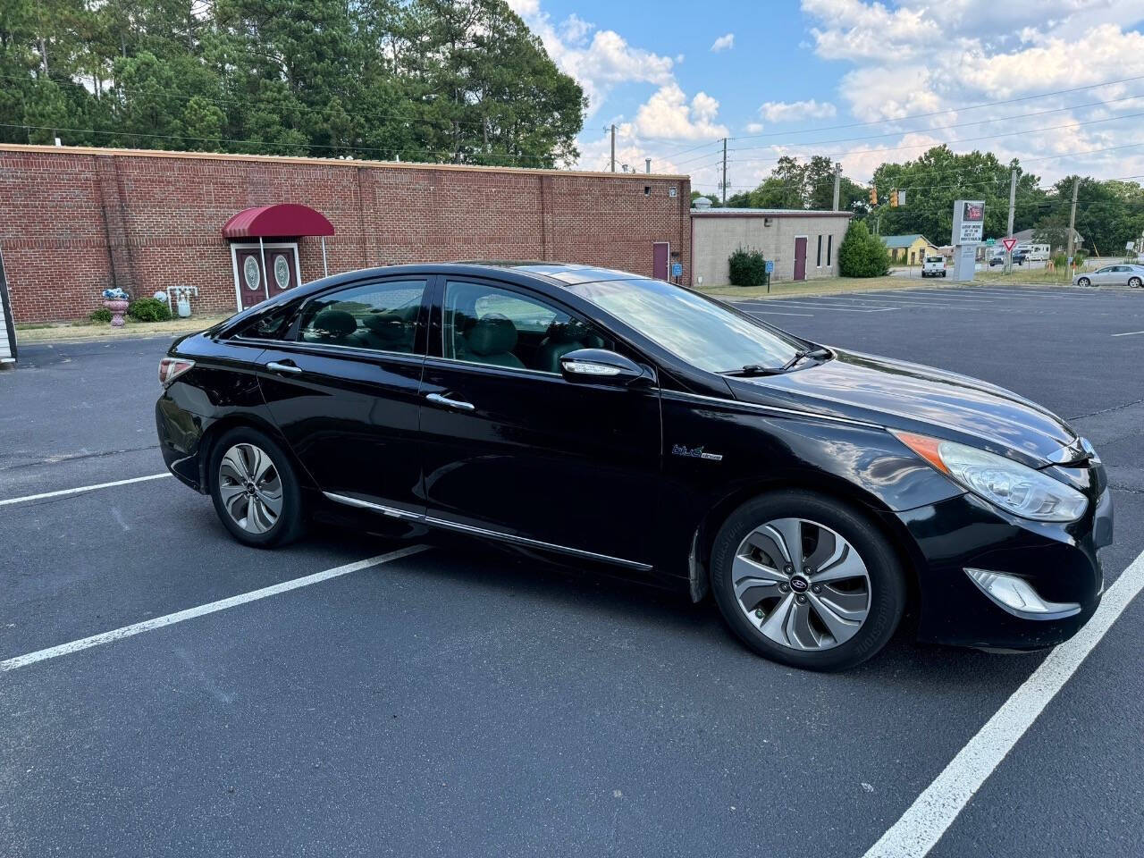 2014 Hyundai SONATA Hybrid for sale at Entity Motors in Columbia, SC