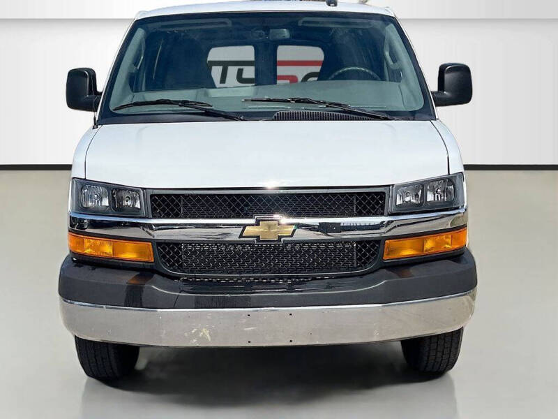 2024 Chevrolet Express 2500