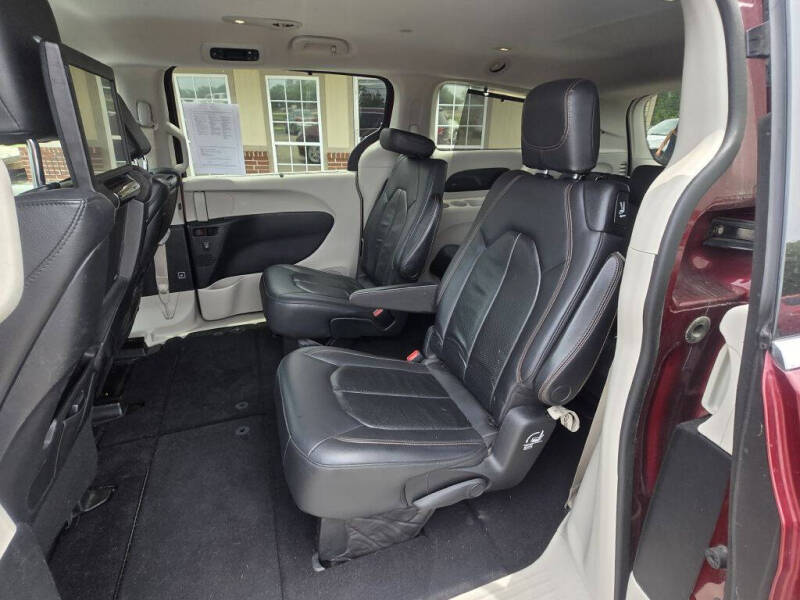 2017 Chrysler Pacifica Touring-L Plus