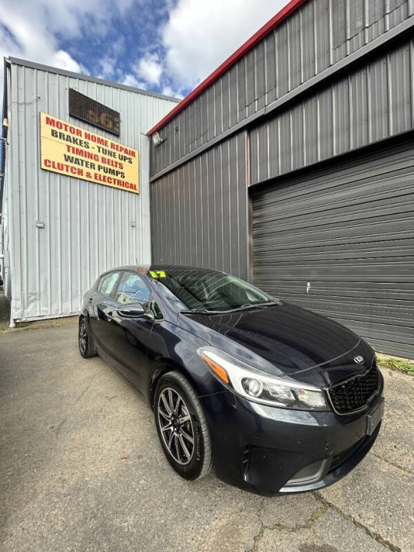 2017 Kia Forte5 LX