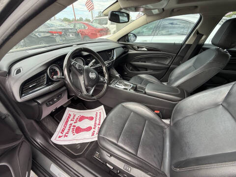 2018 Buick Regal Sportback Essence