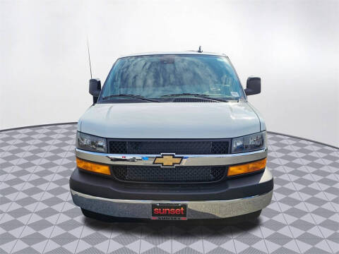 2025 Chevrolet Express 2500