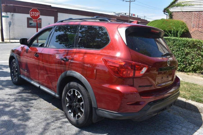2020 Nissan Pathfinder SV