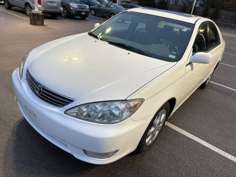 2006 Toyota Camry for sale at Best Deal Motors in Saint Charles MO