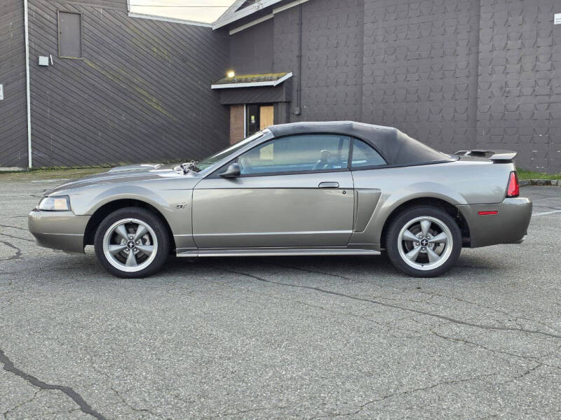 2002 Ford Mustang GT Deluxe
