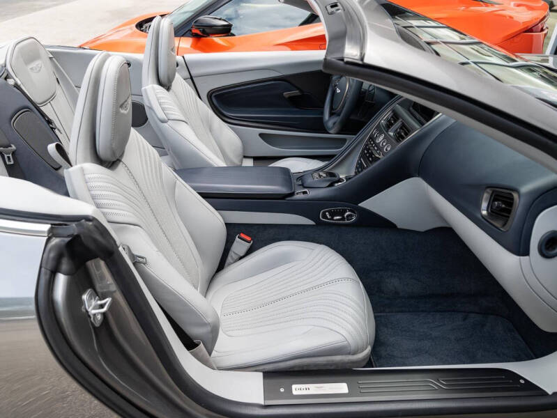 2020 Aston Martin DB11 Volante