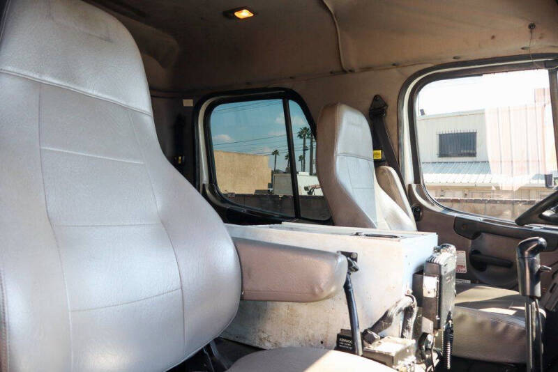 2016 Freightliner 114 SD