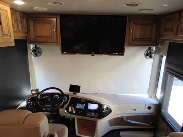 2018 TIFFIN MOT PHAETON M4