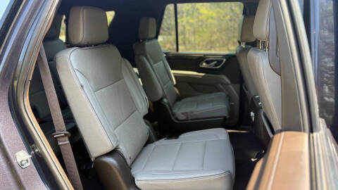 2023 GMC Yukon SLT