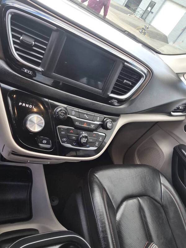 2018 Chrysler Pacifica Touring L