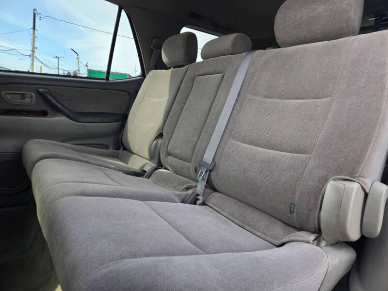 2003 Toyota Sequoia SR5