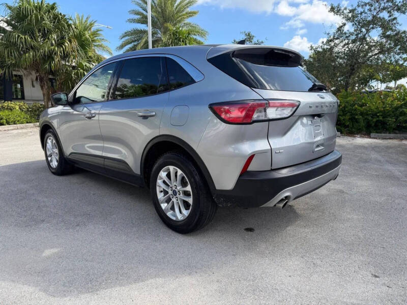 2022 Ford Escape SE