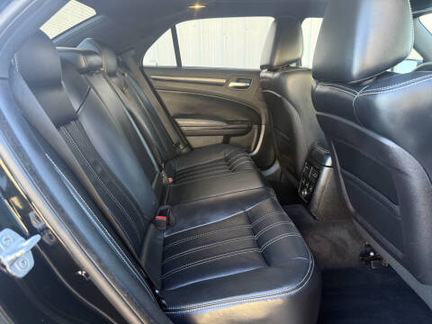 2012 Chrysler 300 S V6