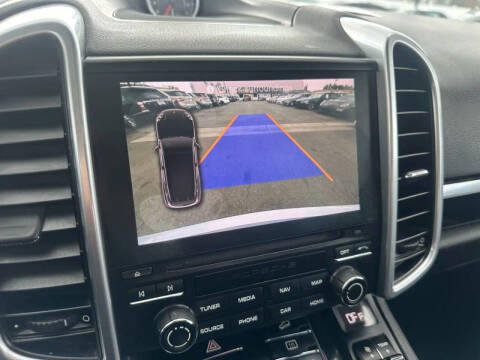 2017 Porsche Cayenne Platinum Edition