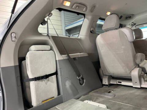 2012 Toyota Sienna