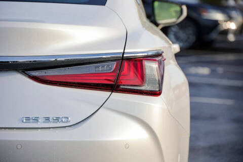 2025 Lexus ES 350