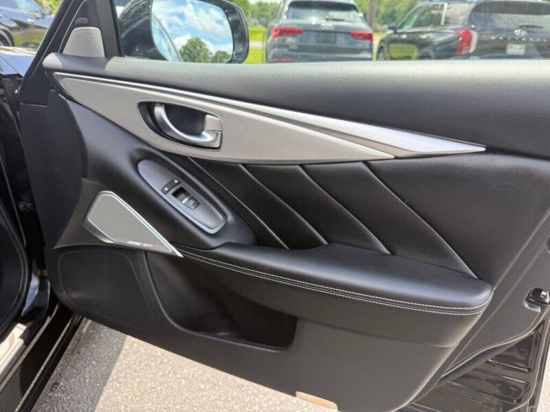 2022 Infiniti Q50 Luxe