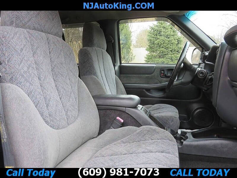 2002 Chevrolet S-10 LS