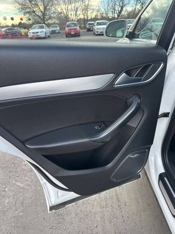 2015 Audi Q3 2.0T quattro Prestige