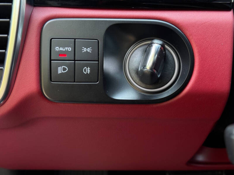 2022 Porsche Cayenne Turbo S E-Hybrid