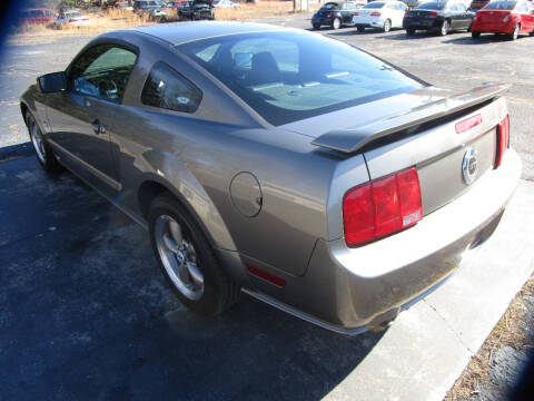 2005 Ford Mustang GT Deluxe