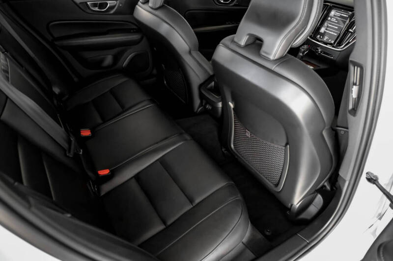 2020 Volvo S60 T5 Momentum