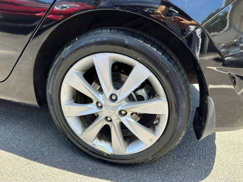 2013 Hyundai Accent SE