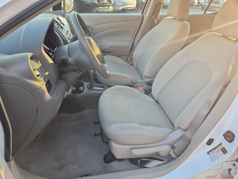 2012 Nissan Versa 1.6 SV