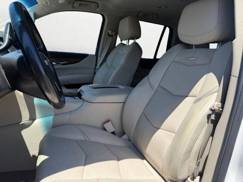 2019 Cadillac Escalade Standard