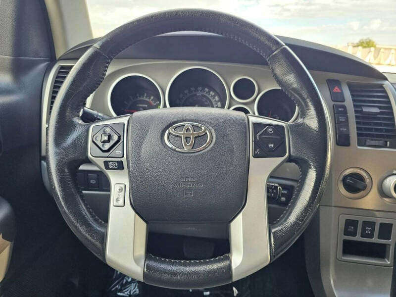 2015 Toyota Sequoia SR5