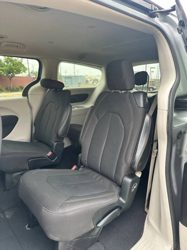 2017 Chrysler Pacifica LX