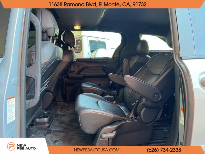 2023 Toyota Sienna XSE 7-Passenger