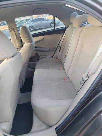 2013 Toyota Corolla LE