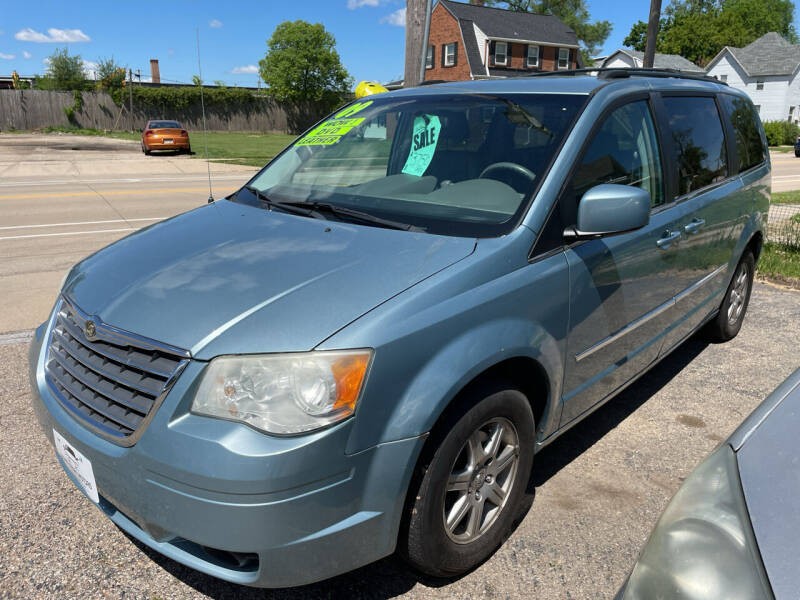 2009 Chrysler Town and Country for sale at South Park Motors in South Beloit IL