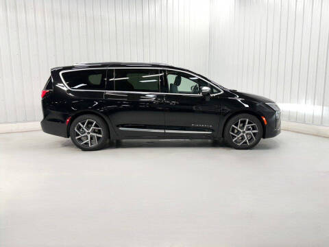2027 Chrysler Pacifica Pinnacle
