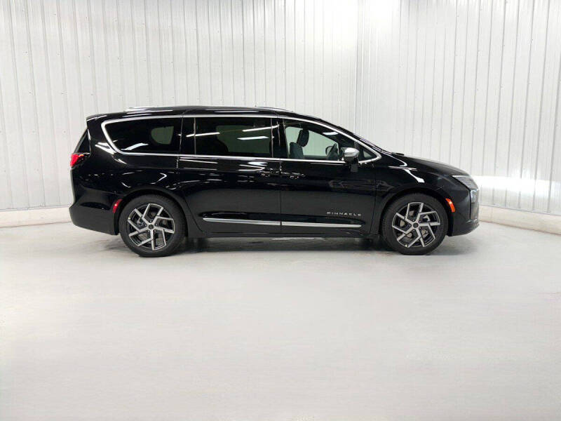 2027 Chrysler Pacifica Pinnacle