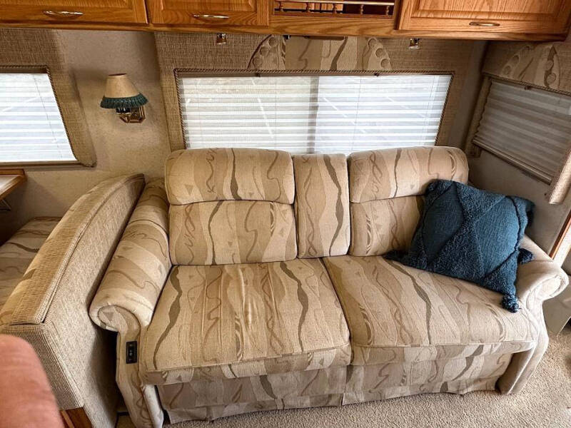 2002 Workhorse W22