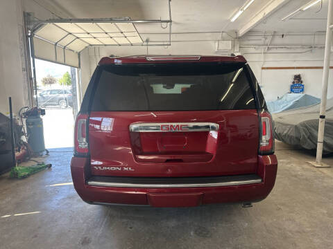 2017 GMC Yukon XL Denali