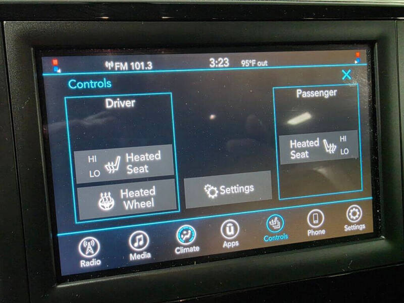 2021 Chrysler Voyager LX