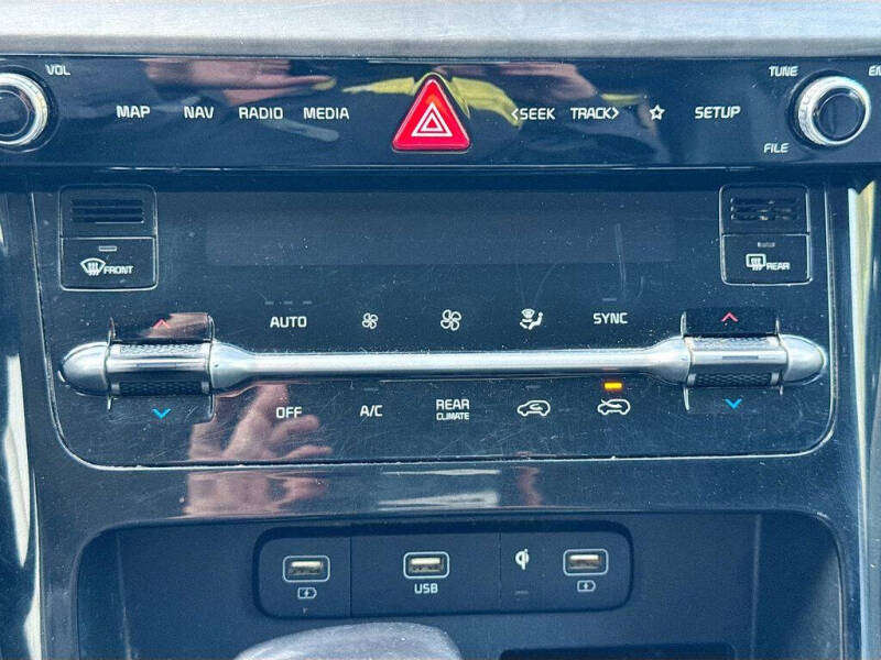 2022 Kia Carnival SX