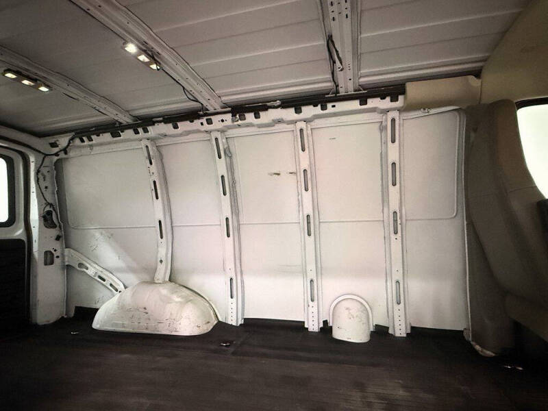 2017 GMC Savana 2500