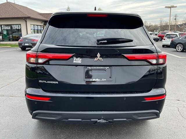 2024 Mitsubishi Outlander ES