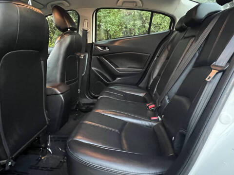 2018 Mazda MAZDA3 Touring