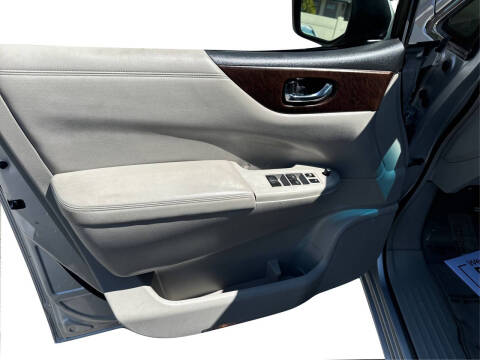 2017 Nissan Quest SV