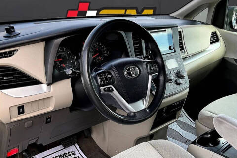 2017 Toyota Sienna LE 8-Passenger