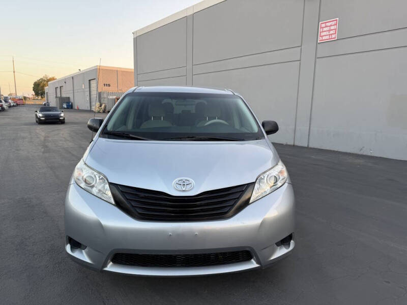 2012 Toyota Sienna Base 7-Passenger