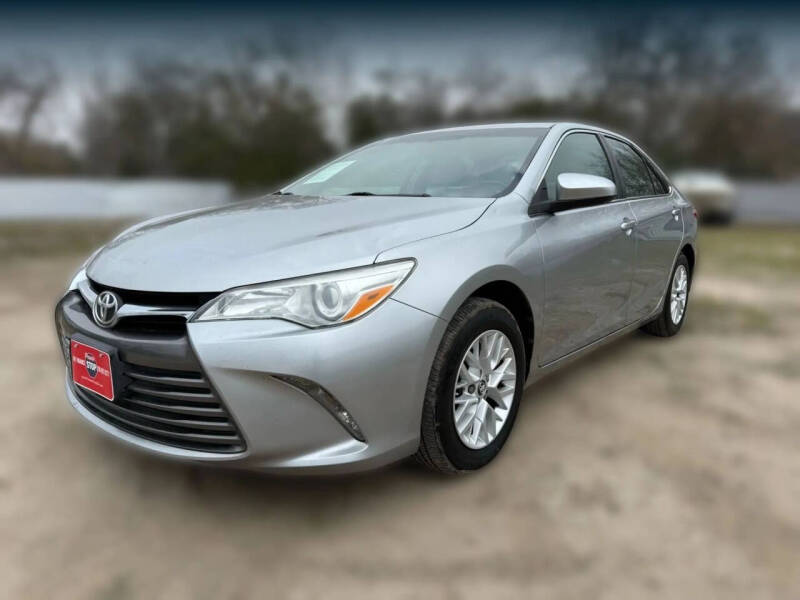 2017 Toyota Camry LE's photo