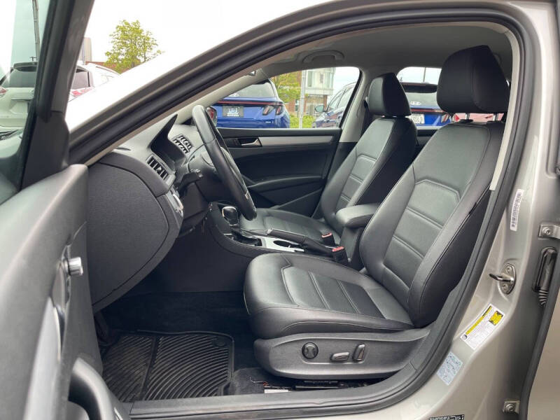 2013 Volkswagen Passat SE