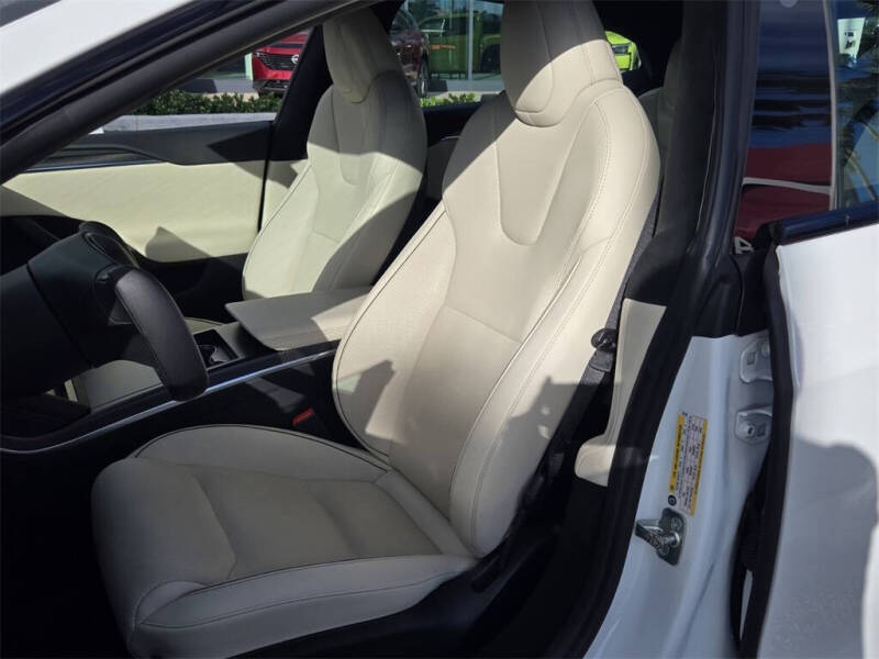 2022 Tesla Model S Plaid